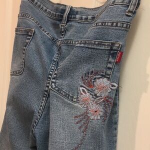 Light Blue Capri Embroidered Women’s Jeans Size 36